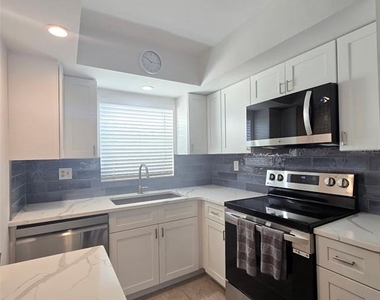 9200 Midnight Pass Road - Photo Thumbnail 23