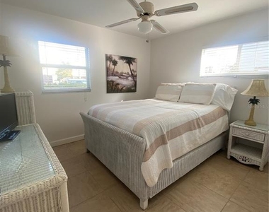 9200 Midnight Pass Road - Photo Thumbnail 21