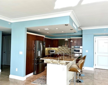 1350 Main Street - Photo Thumbnail 8