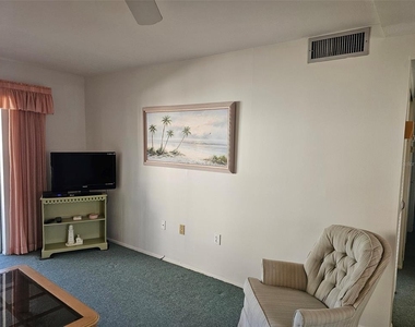 5906 Garden Lane - Photo Thumbnail 4