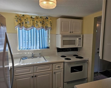 5906 Garden Lane - Photo Thumbnail 6