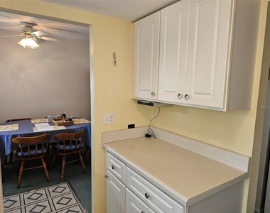 5906 Garden Lane - Photo Thumbnail 8