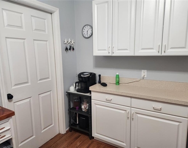 5515 Fair Oaks Street - Photo Thumbnail 4