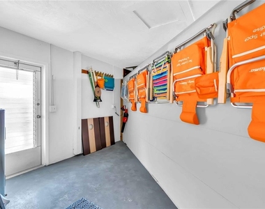 2921 Captiva Drive - Photo Thumbnail 45