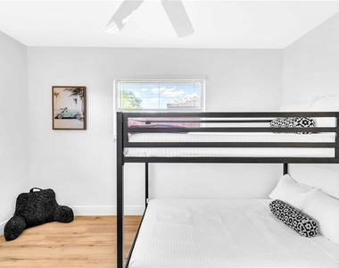 2921 Captiva Drive - Photo Thumbnail 33