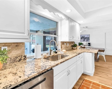2921 Captiva Drive - Photo Thumbnail 19