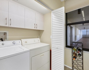 1930 Harbourside Drive - Photo Thumbnail 24
