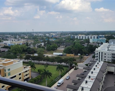 750 N Tamiami Trail - Photo Thumbnail 30
