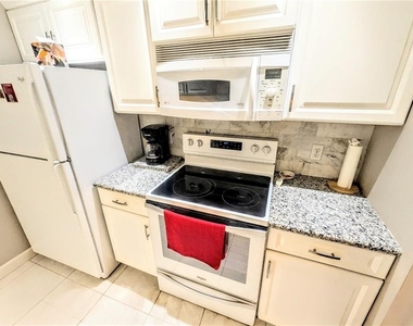 750 N Tamiami Trail - Photo Thumbnail 4