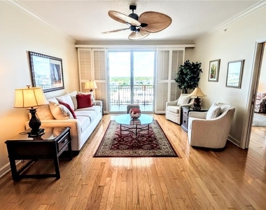750 N Tamiami Trail - Photo Thumbnail 6