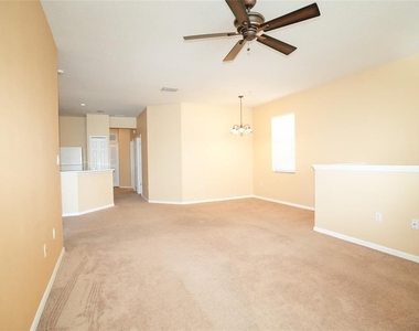 3468 Parkridge Circle - Photo Thumbnail 5