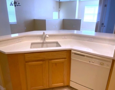 3468 Parkridge Circle - Photo Thumbnail 9