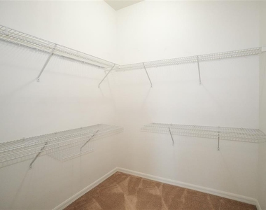 3468 Parkridge Circle - Photo Thumbnail 14
