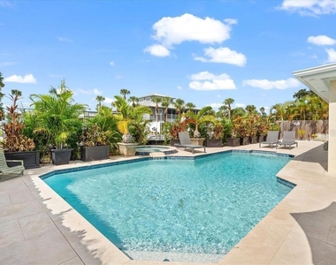 327 Avenida Milano - Photo Thumbnail 52