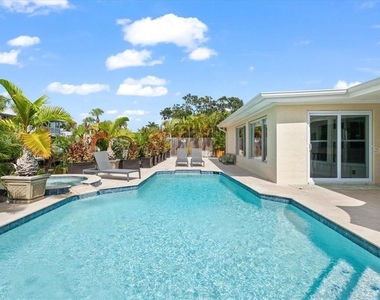 327 Avenida Milano - Photo Thumbnail 51
