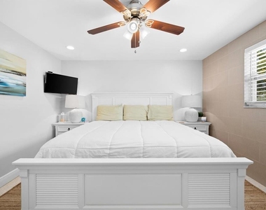 327 Avenida Milano - Photo Thumbnail 44