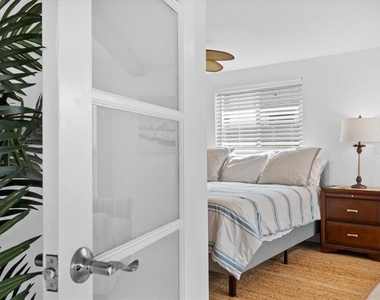 327 Avenida Milano - Photo Thumbnail 29
