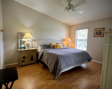 4570 Weybridge - Photo Thumbnail 8