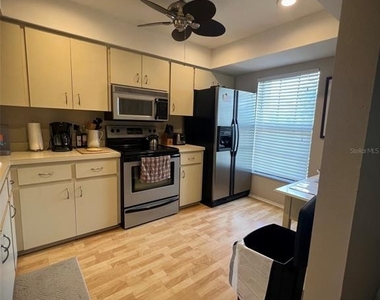 4570 Weybridge - Photo Thumbnail 2