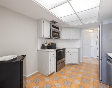 800 Benjamin Franklin Drive - Photo Thumbnail 21