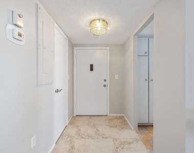 800 Benjamin Franklin Drive - Photo Thumbnail 2