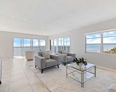 800 Benjamin Franklin Drive - Photo Thumbnail 4