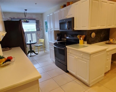 7138 Cedar Hollow Circle - Photo Thumbnail 2