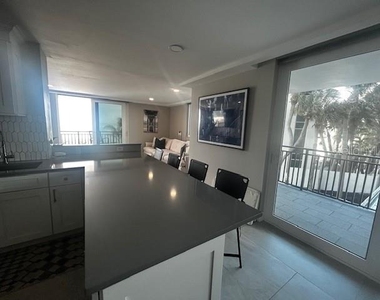 4822 Ocean Boulevard - Photo Thumbnail 10