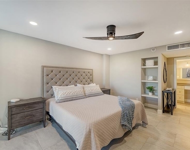4822 Ocean Boulevard - Photo Thumbnail 38