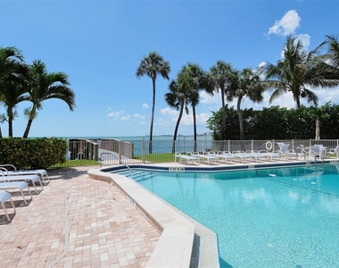 4822 Ocean Boulevard - Photo Thumbnail 48