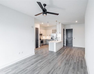 1420 Lakefront Drive - Photo Thumbnail 7
