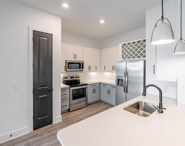 1420 Lakefront Drive - Photo Thumbnail 2