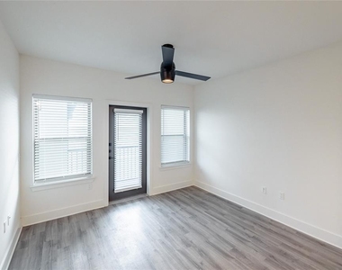 1420 Lakefront Drive - Photo Thumbnail 6