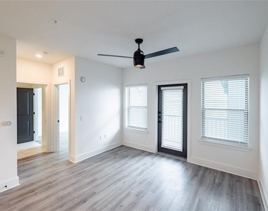 1420 Lakefront Drive - Photo Thumbnail 5