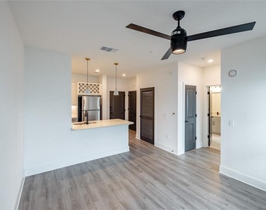 1420 Lakefront Drive - Photo Thumbnail 7