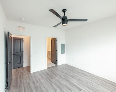 1420 Lakefront Drive - Photo Thumbnail 9
