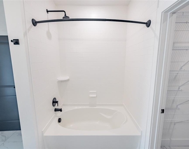 1420 Lakefront Drive - Photo Thumbnail 12