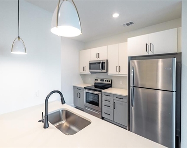1420 Lakefront Drive - Photo Thumbnail 3