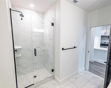 1420 Lakefront Drive - Photo Thumbnail 9