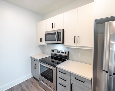 1420 Lakefront Drive - Photo Thumbnail 6