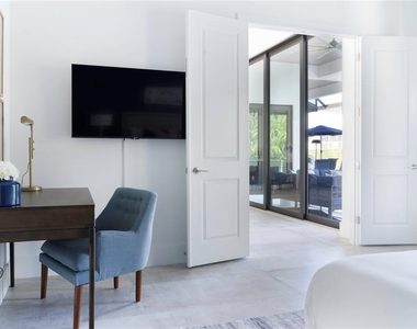 1412 Leland Way - Photo Thumbnail 9