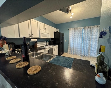 4540 Runabout Way - Photo Thumbnail 4