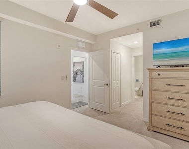 12140 Wellen Golf Street - Photo Thumbnail 25