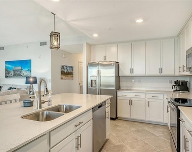 12140 Wellen Golf Street - Photo Thumbnail 17