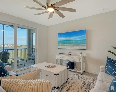 12140 Wellen Golf Street - Photo Thumbnail 9