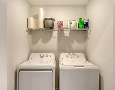 12140 Wellen Golf Street - Photo Thumbnail 34