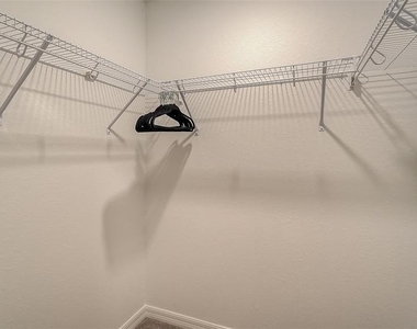 12140 Wellen Golf Street - Photo Thumbnail 26