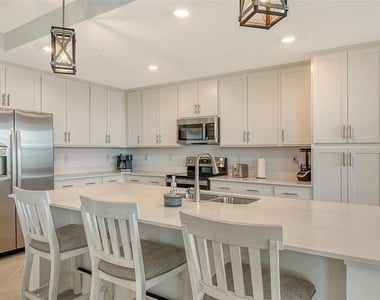 12140 Wellen Golf Street - Photo Thumbnail 16