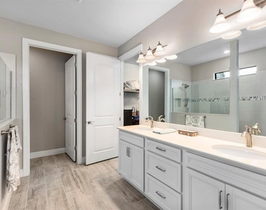 5610 Rain Lily Court - Photo Thumbnail 17