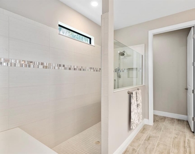 5610 Rain Lily Court - Photo Thumbnail 13